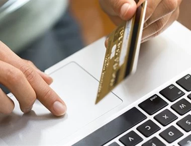 Τι αγοράζουν οι Ελληνες από το ίντερνετ - Εκρηκτική αύξηση στα είδη διατροφής και στο φαγητό σε πακέτο